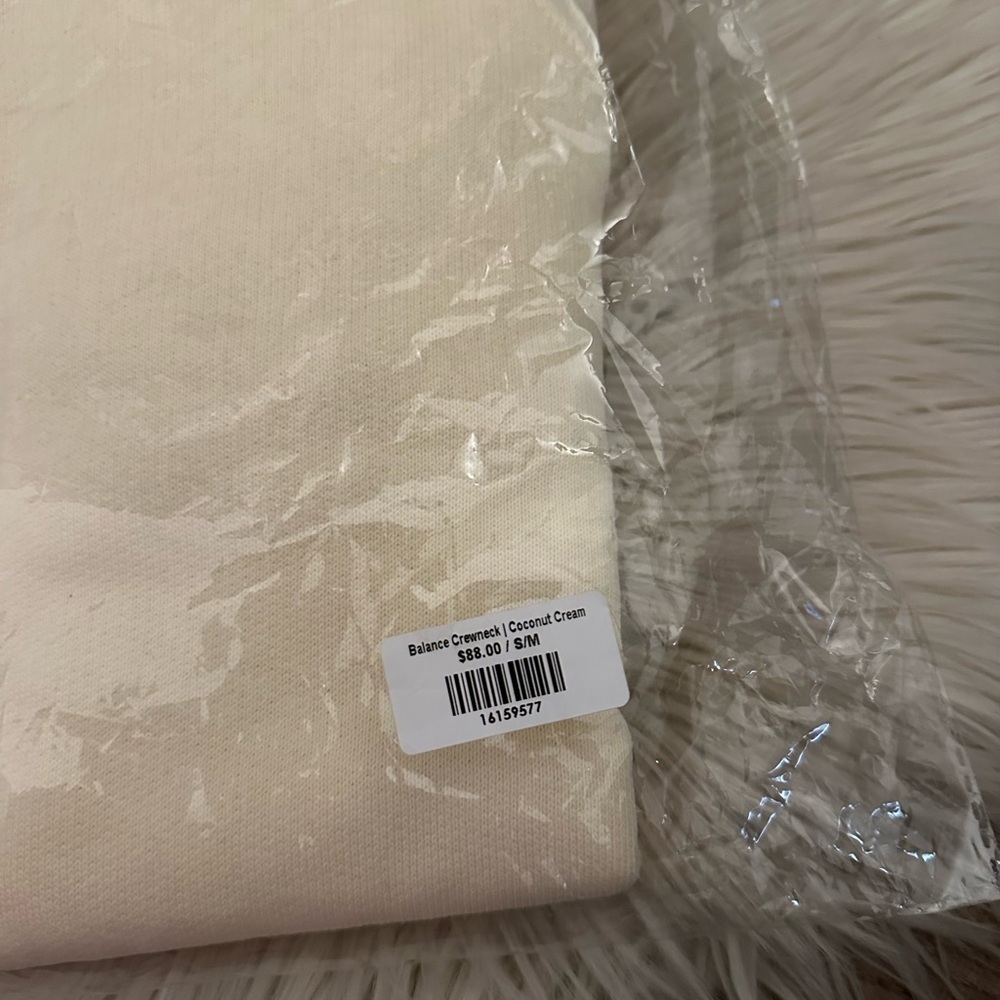 RUMORED Balance Crewneck In Coconut Cream - Picture 6 of 7